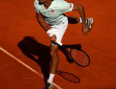 乐动体育-费德勒连续十二场比赛得分超过惊险取胜，切尔西挑战极限！的简单介绍