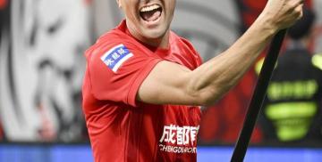 乐动体育- 全国摔跤比赛教练质疑裁判打砸赛场 