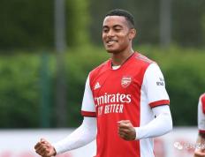 乐动体育-浓眉哥在阿森纳比赛中出色防守，战术调整引发热议！的简单介绍